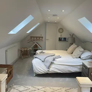 Roseberry Loft Perfect For Wilton Site Guest house