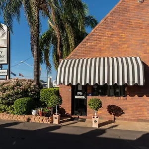 Country Pathfinder Motor 3*, Dalby Australia