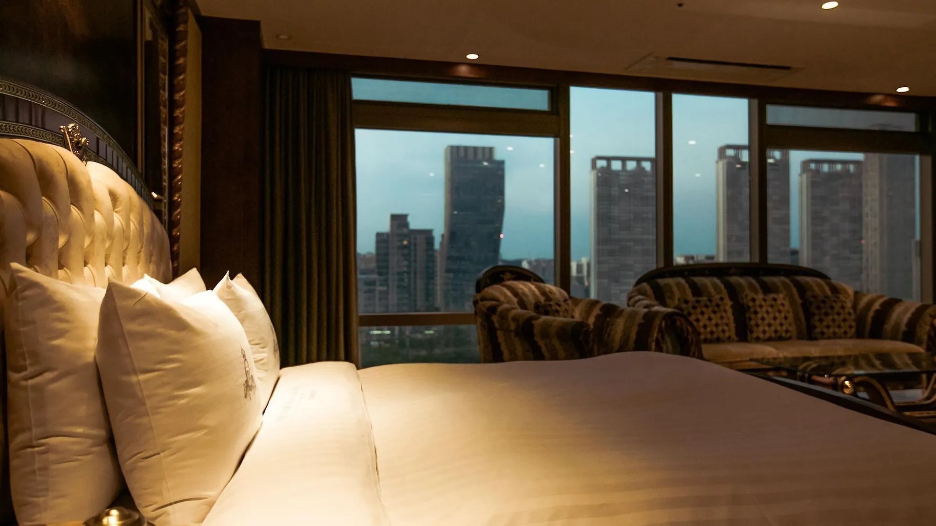 Songdo Central Park Hotel Incheon 4*,