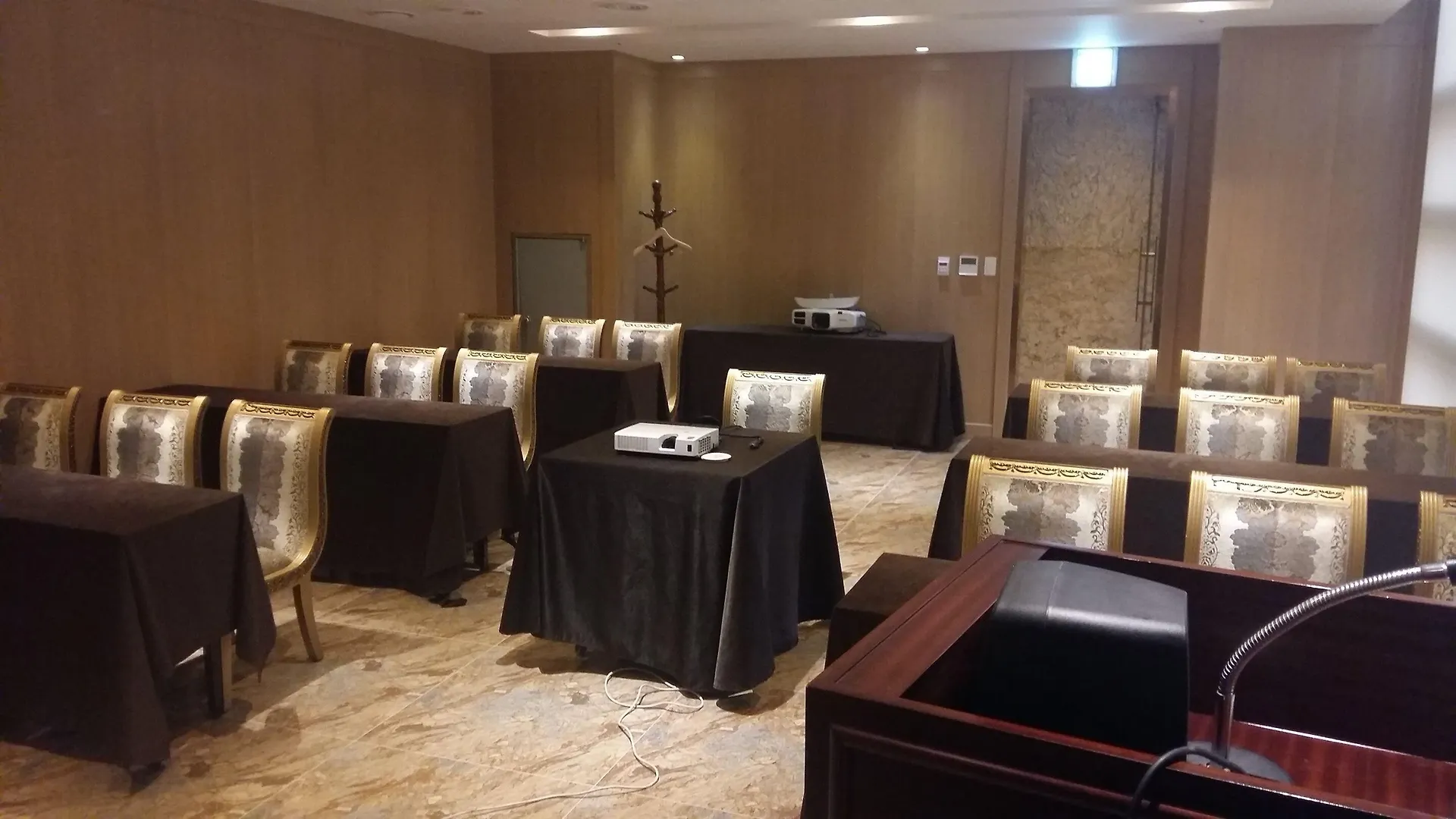 Songdo Central Park Hotel Incheon 4*,